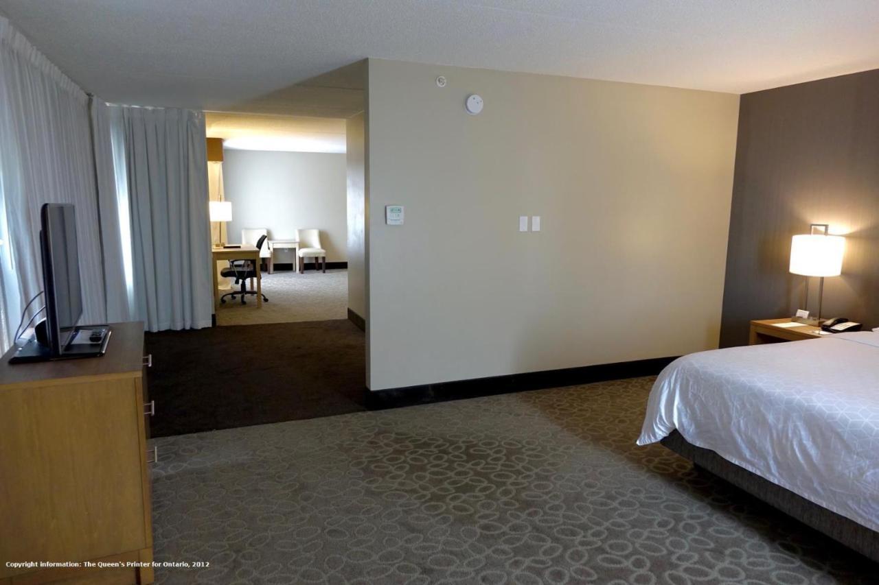 Holiday Inn Express & Suites Oshawa Downtown - Toronto Area By Ihg Kültér fotó