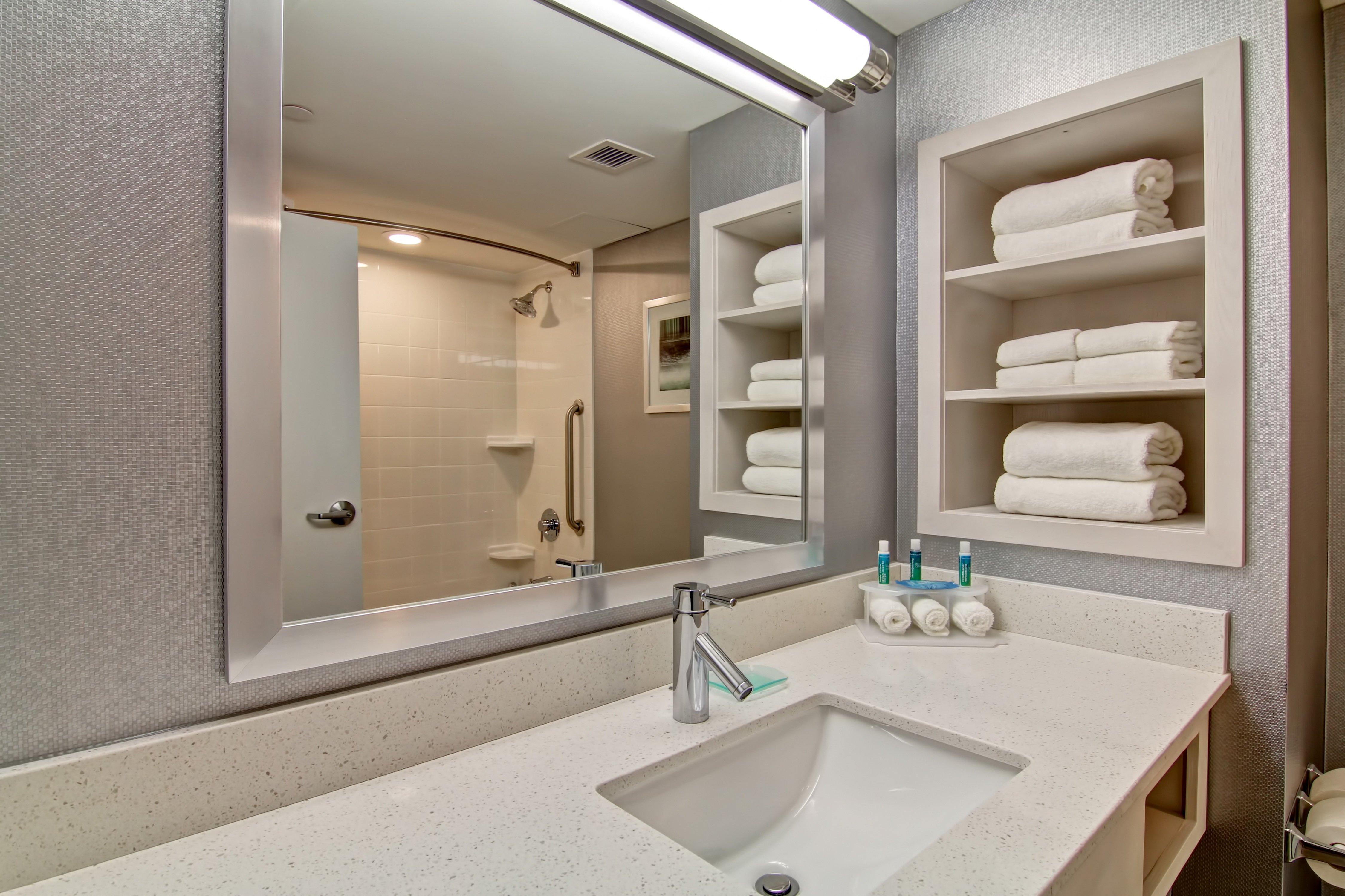 Holiday Inn Express & Suites Oshawa Downtown - Toronto Area By Ihg Kültér fotó