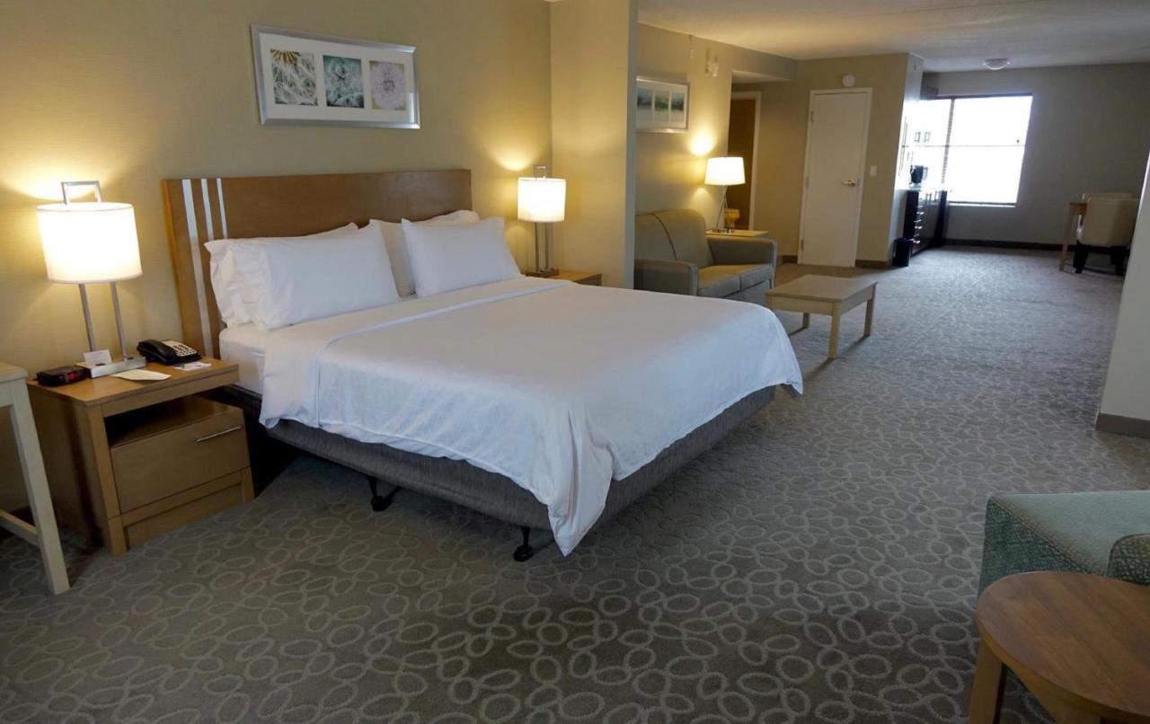 Holiday Inn Express & Suites Oshawa Downtown - Toronto Area By Ihg Kültér fotó