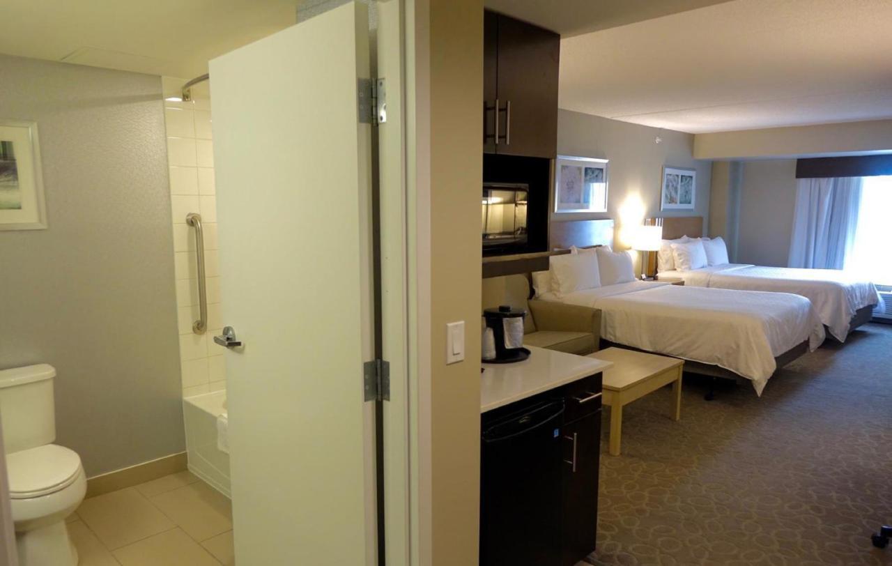 Holiday Inn Express & Suites Oshawa Downtown - Toronto Area By Ihg Kültér fotó