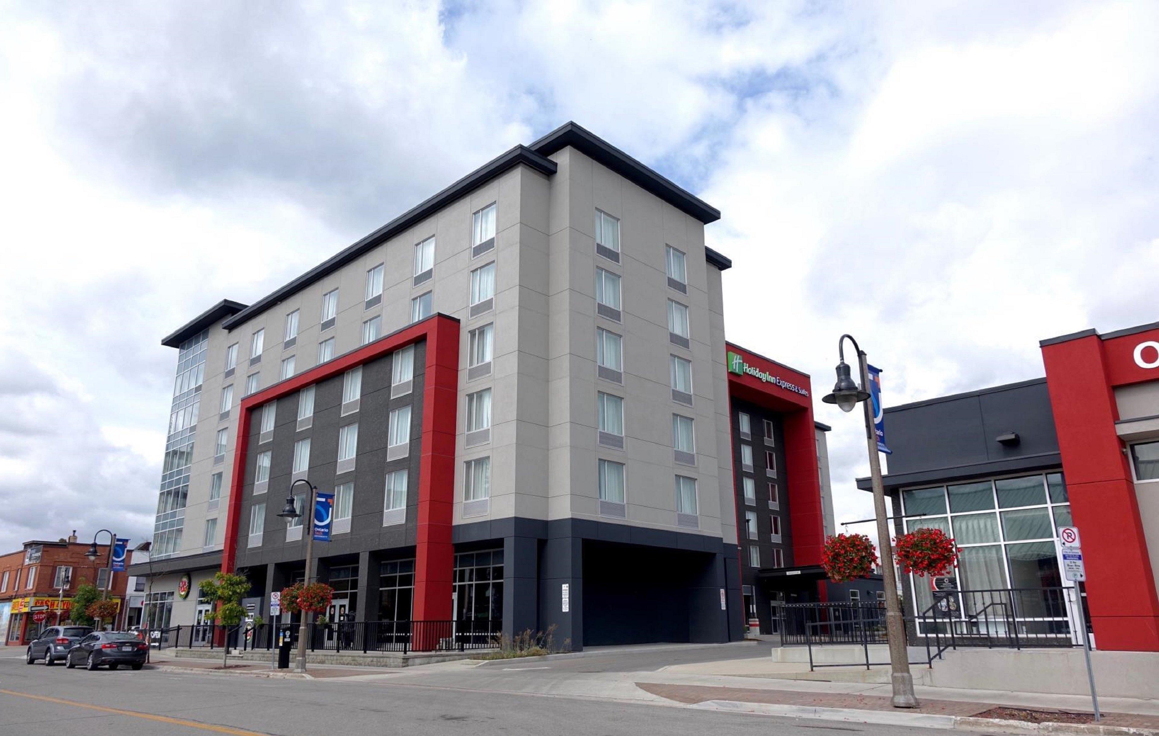 Holiday Inn Express & Suites Oshawa Downtown - Toronto Area By Ihg Kültér fotó
